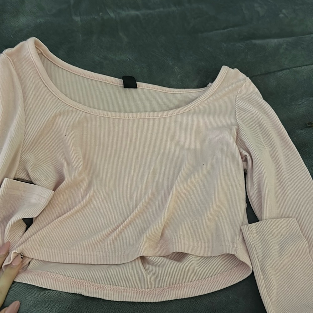 PINK LONG SLEEVE CROP TOP